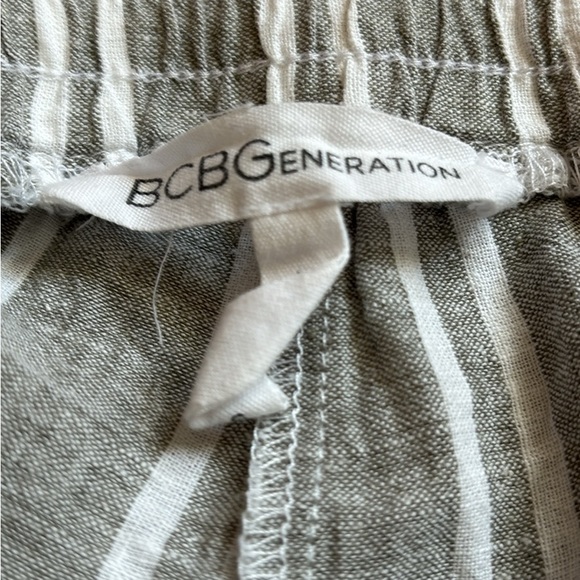 BCBG striped linen/cotton size small pants - Picture 5 of 6